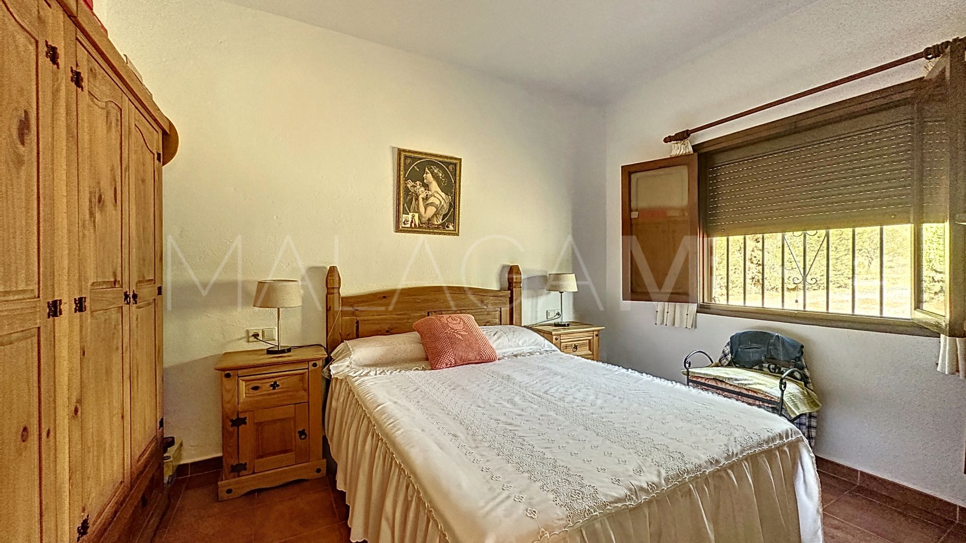 Finca for sale in Estepona