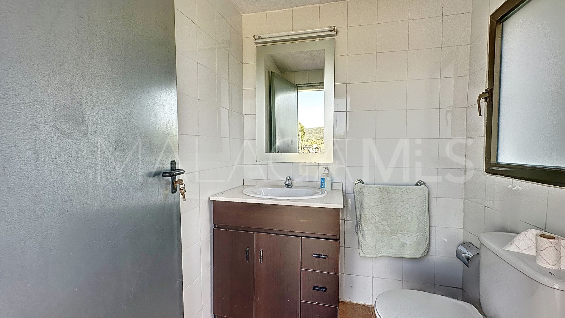 Finca for sale in Estepona