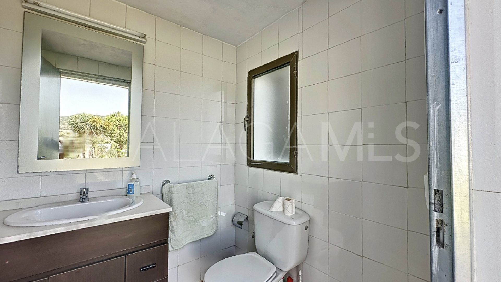 Finca for sale in Estepona