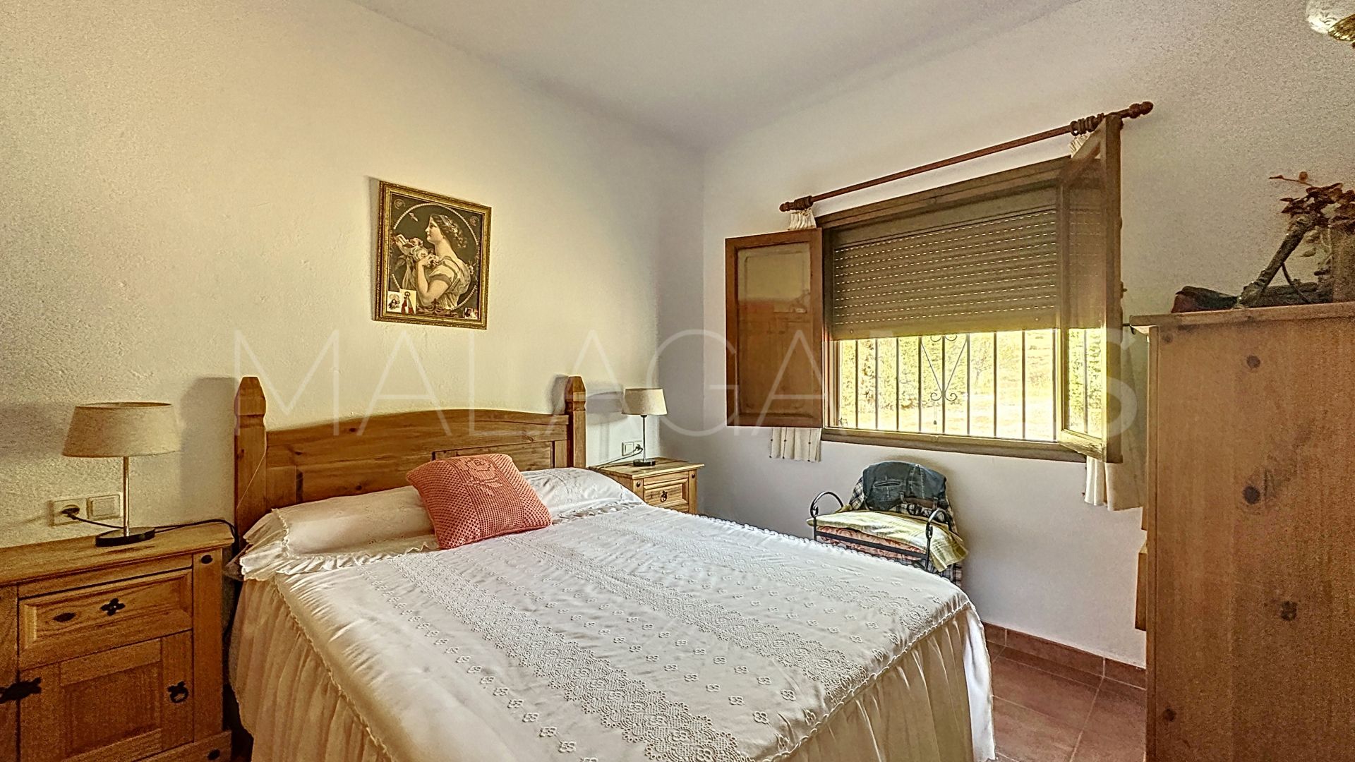 Finca for sale in Estepona