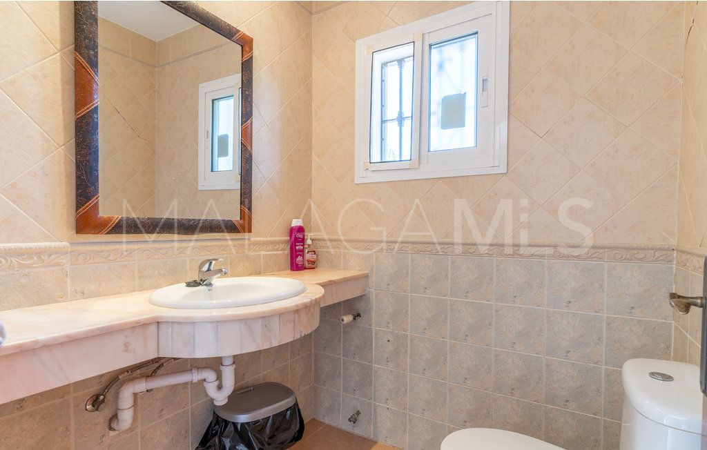 Buy 5 bedrooms country house in Estepona