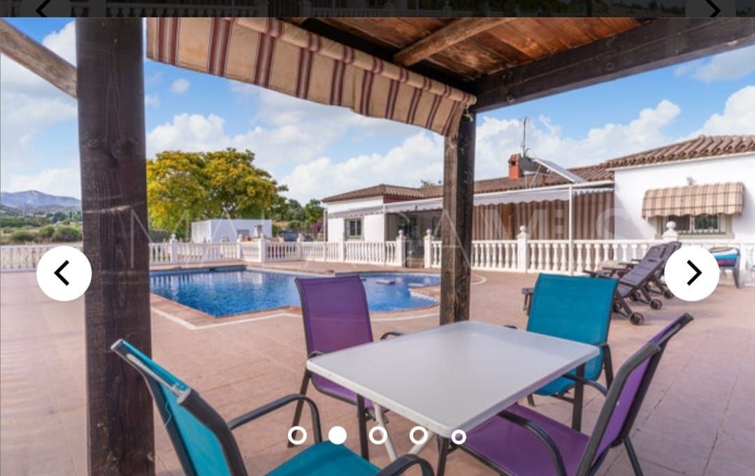 Buy 5 bedrooms country house in Estepona