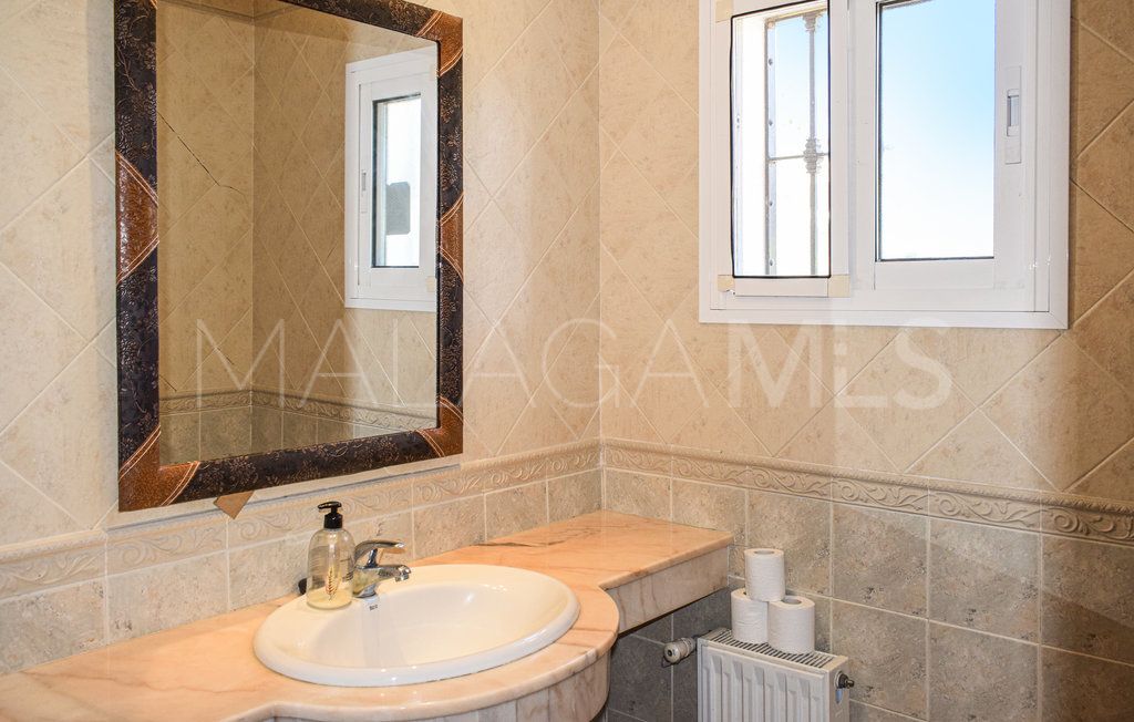 Buy 5 bedrooms country house in Estepona