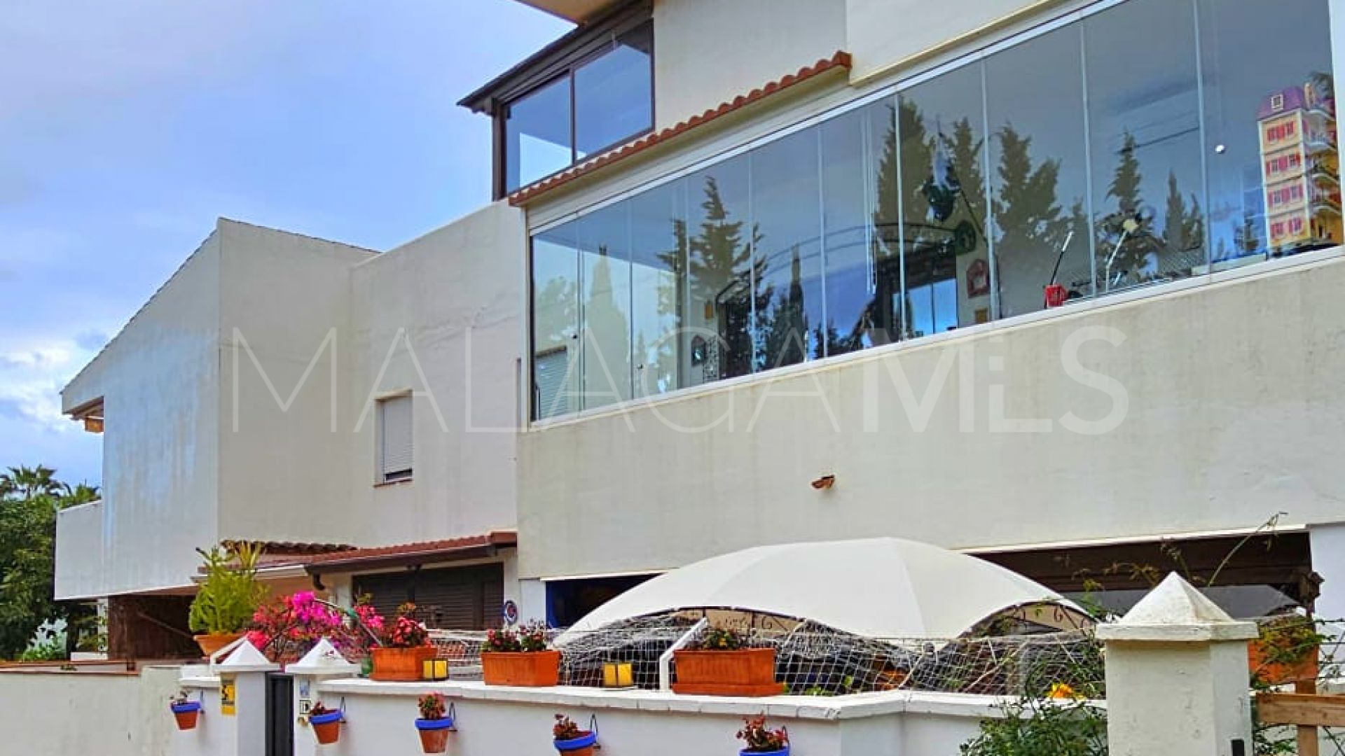 Doppelhaus for sale in Bahía de Estepona