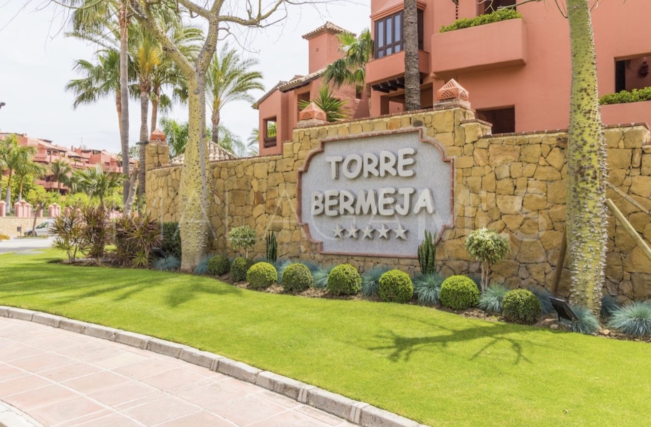 Duplex penthouse for sale in Torre Bermeja