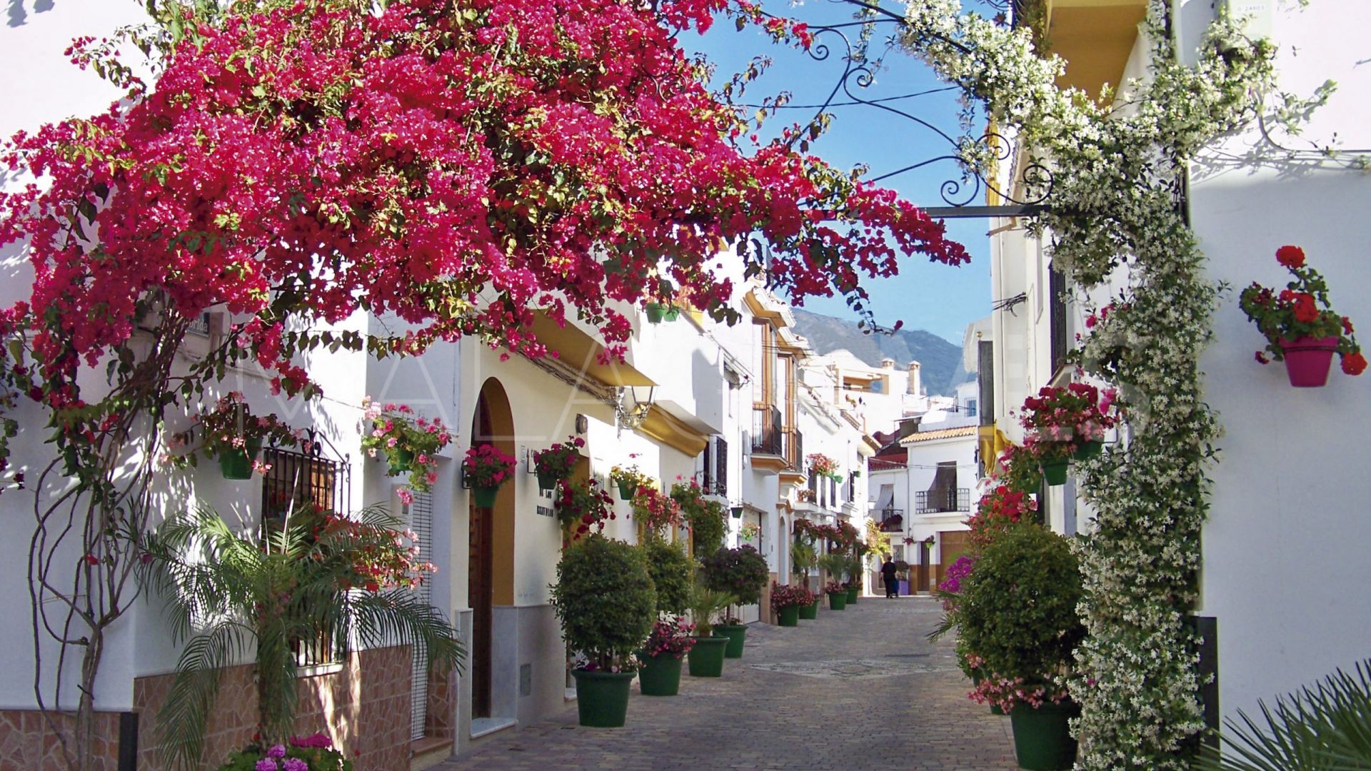 For sale town house in Estepona Old Town