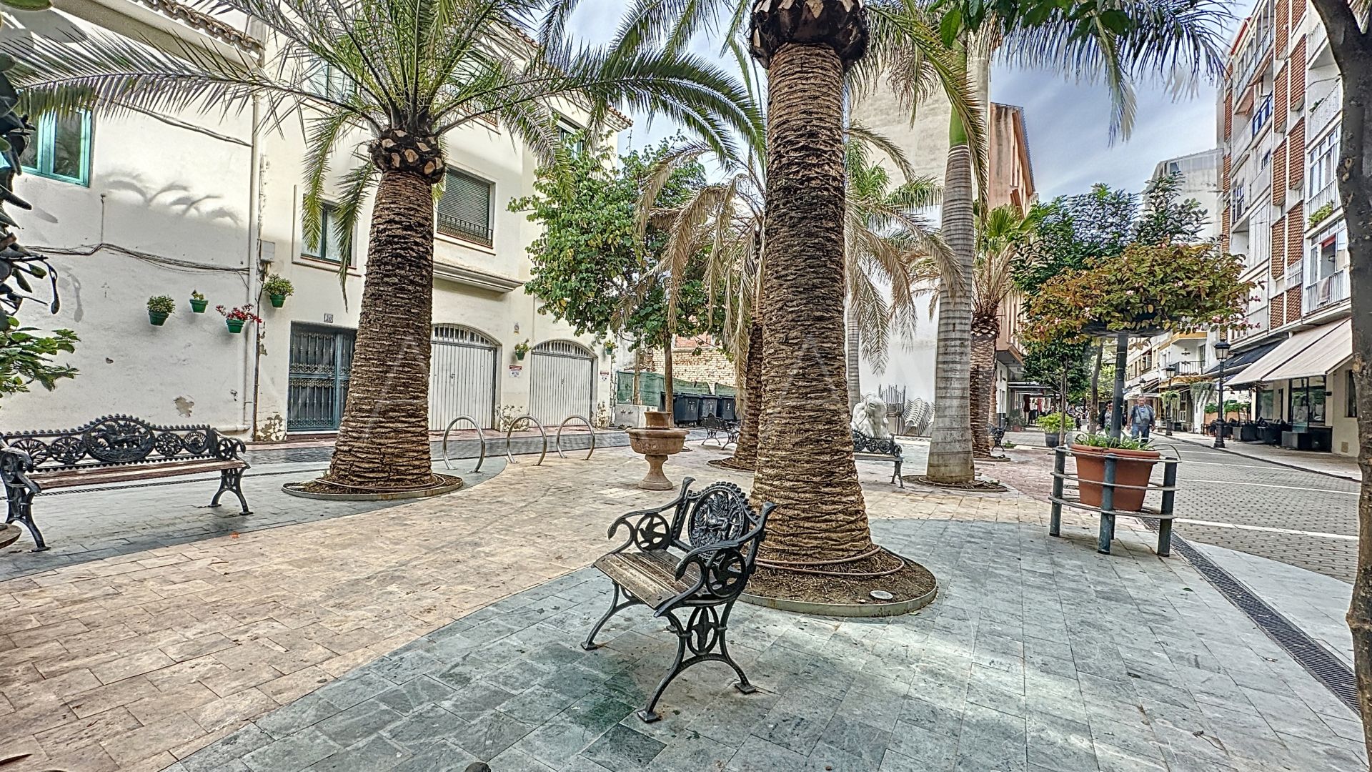 For sale town house in Estepona Old Town