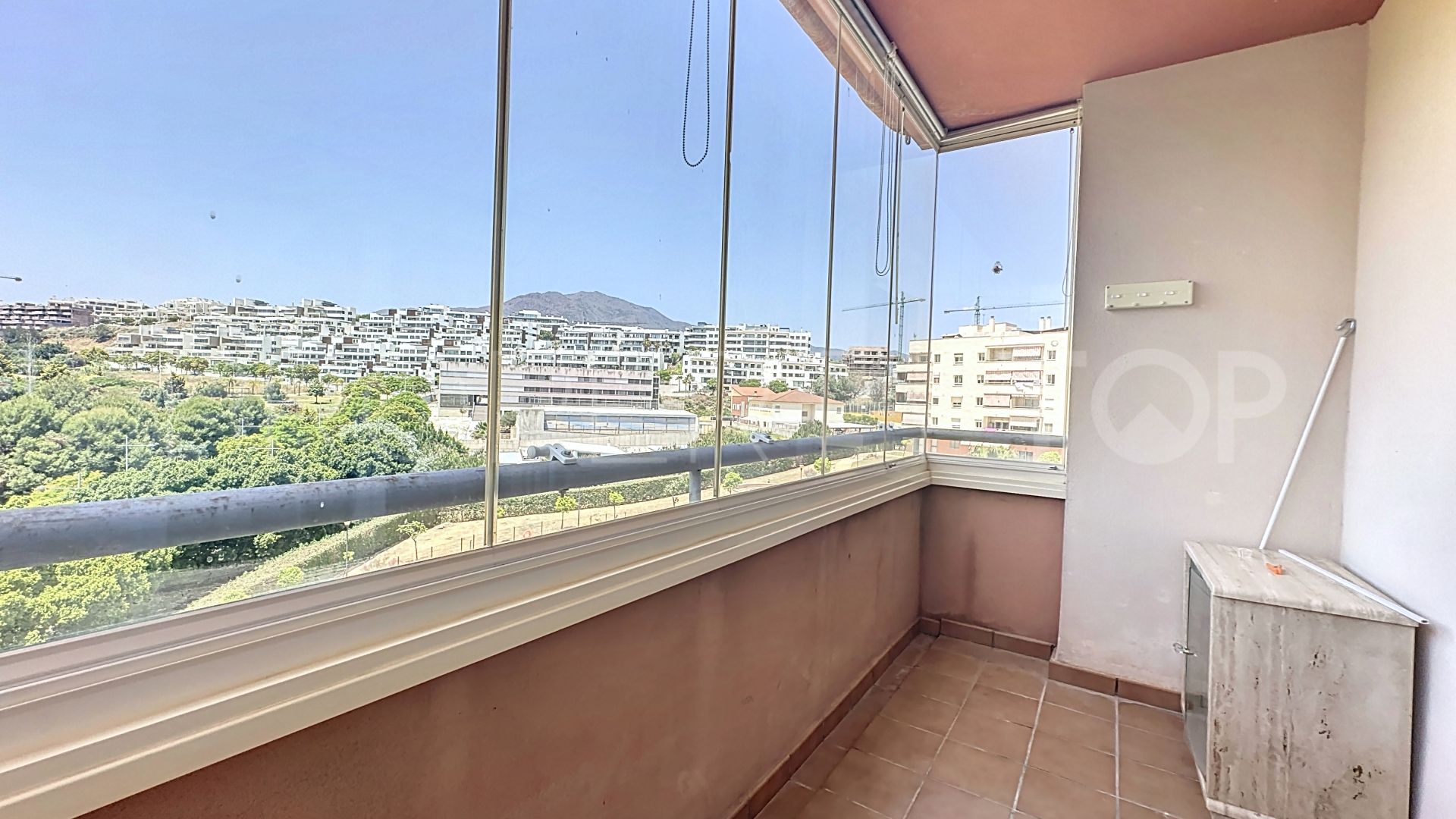 Estepona Puerto, atico con 4 dormitorios en venta