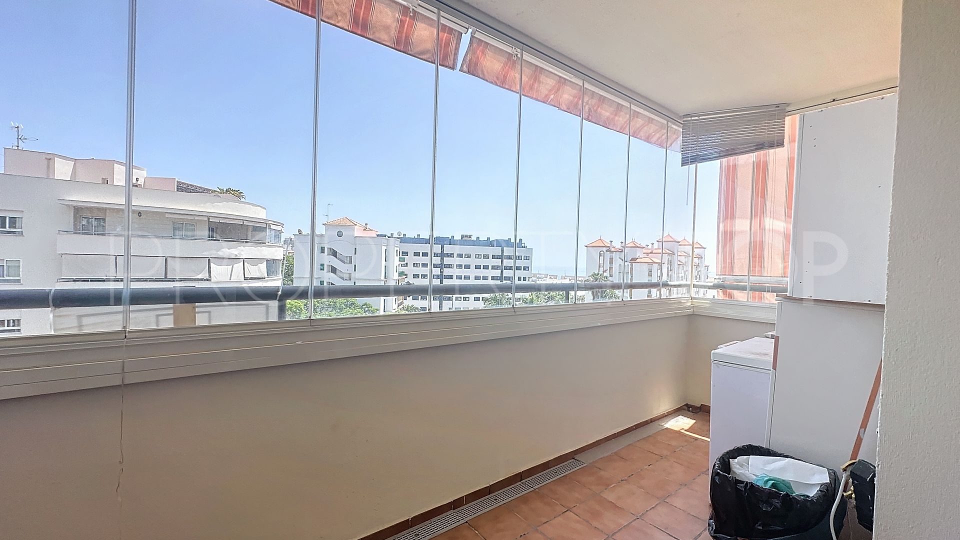 Estepona Puerto, atico con 4 dormitorios en venta