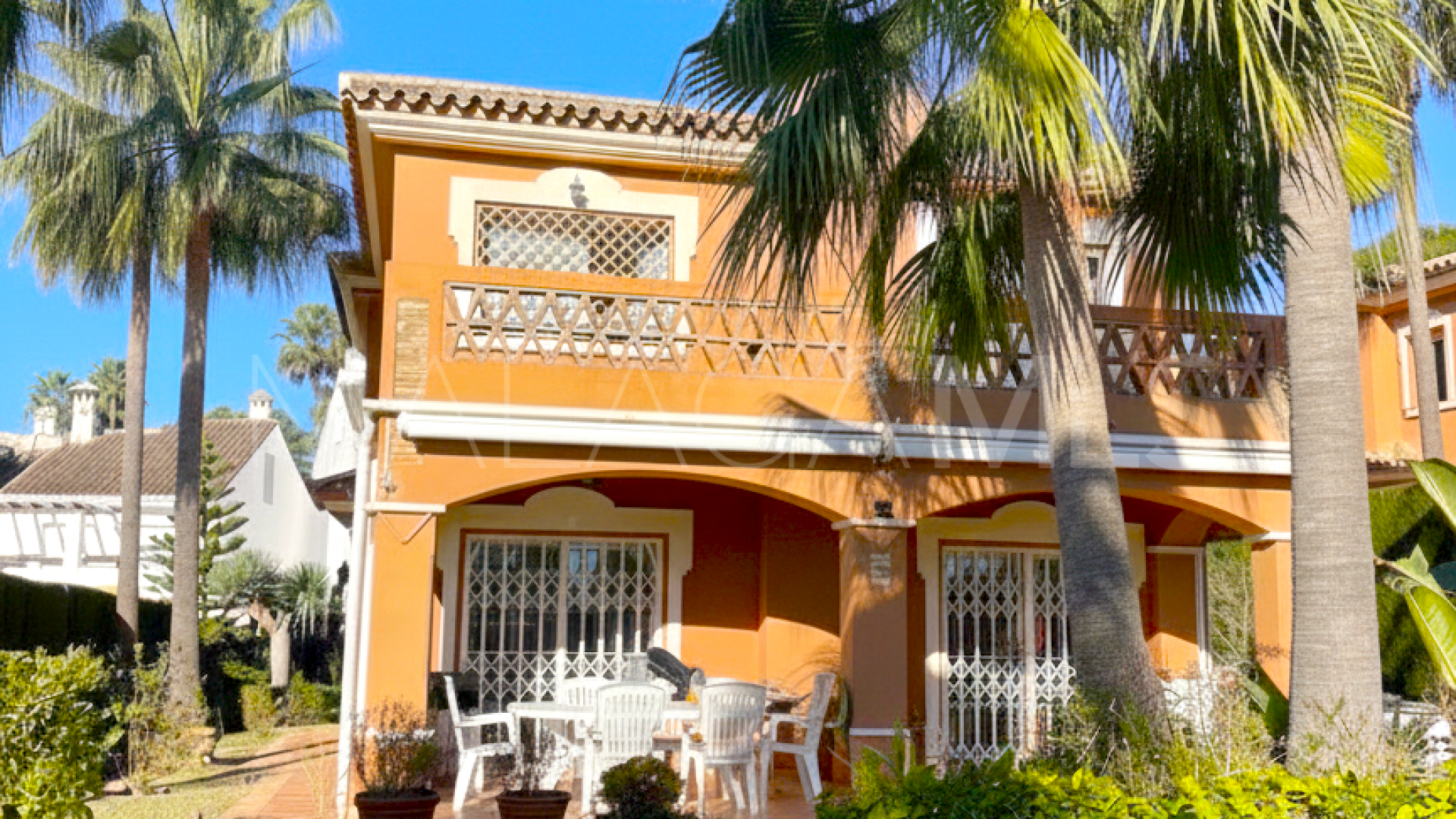 Hus i byn for sale in Atalaya