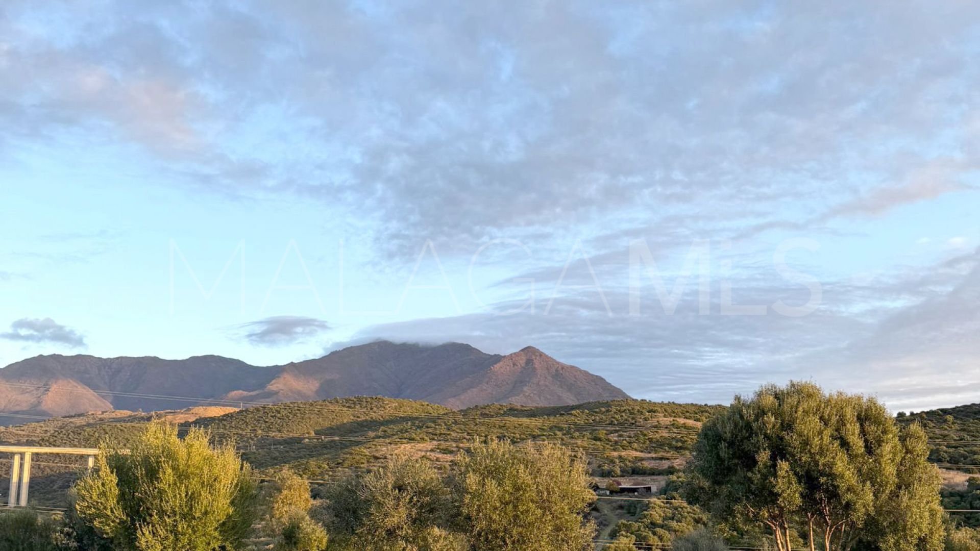 Parhus for sale in Estepona Golf