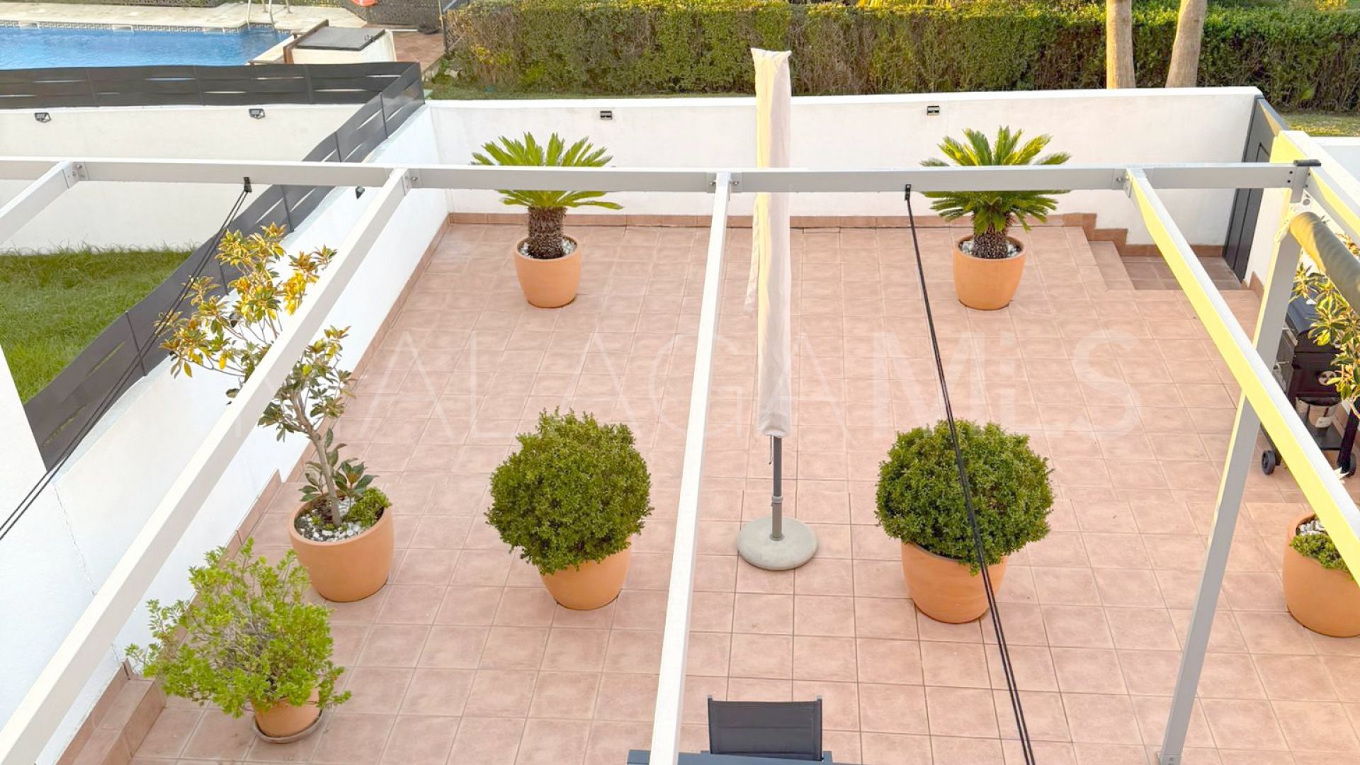 Parhus for sale in Estepona Golf