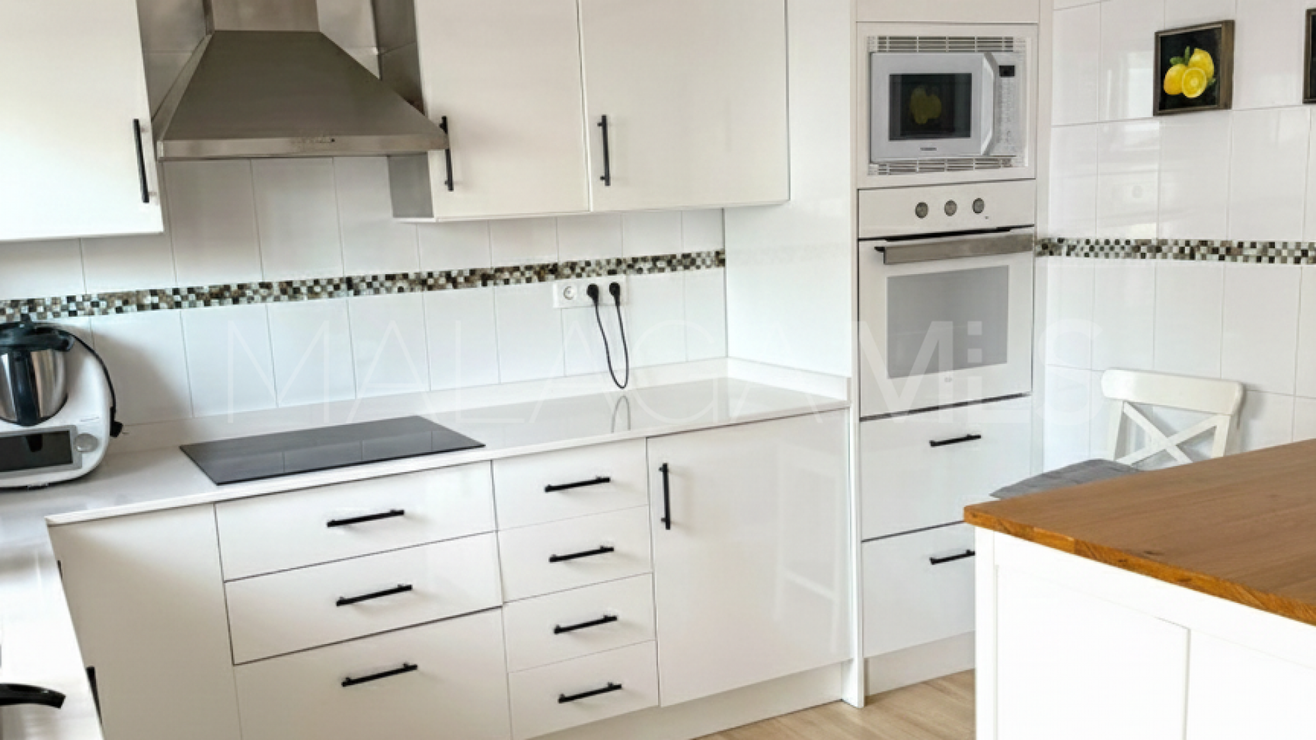 Parhus for sale in Estepona Golf