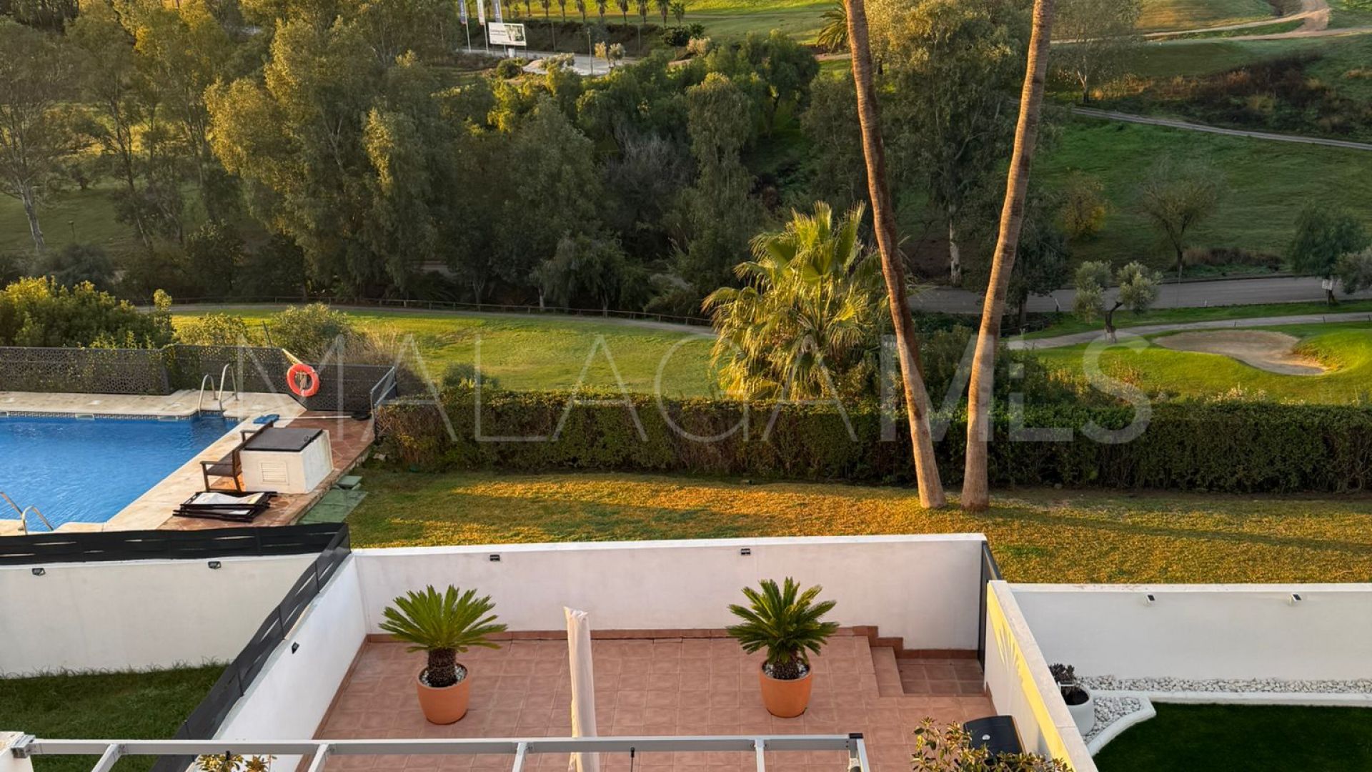 Parhus for sale in Estepona Golf