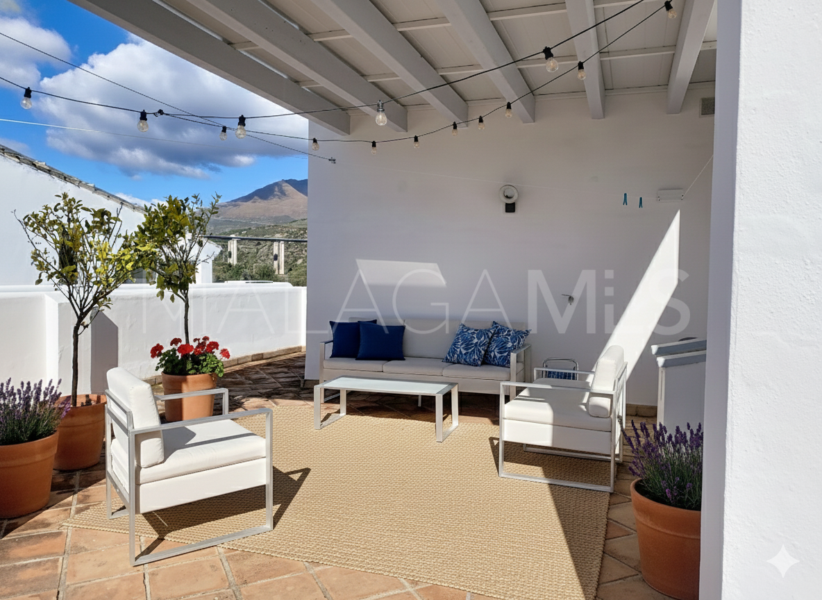 Semi detached house for sale in Estepona Golf