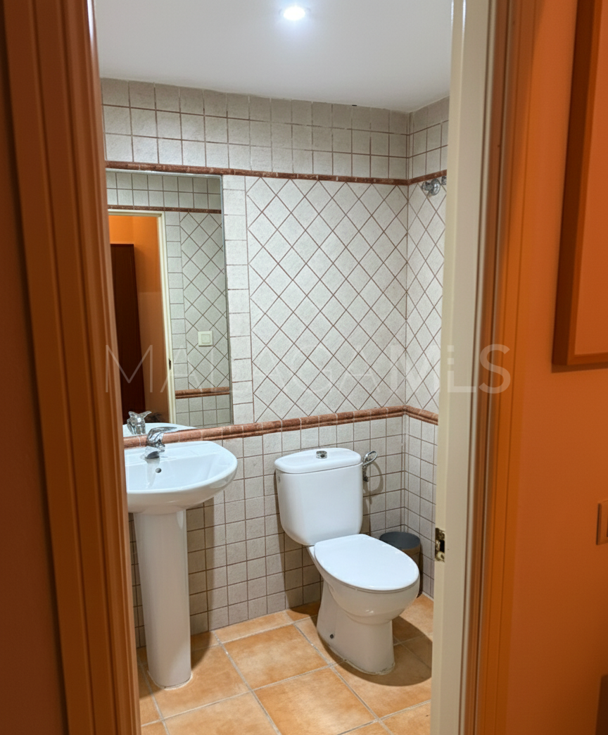 Parhus for sale in Estepona Golf