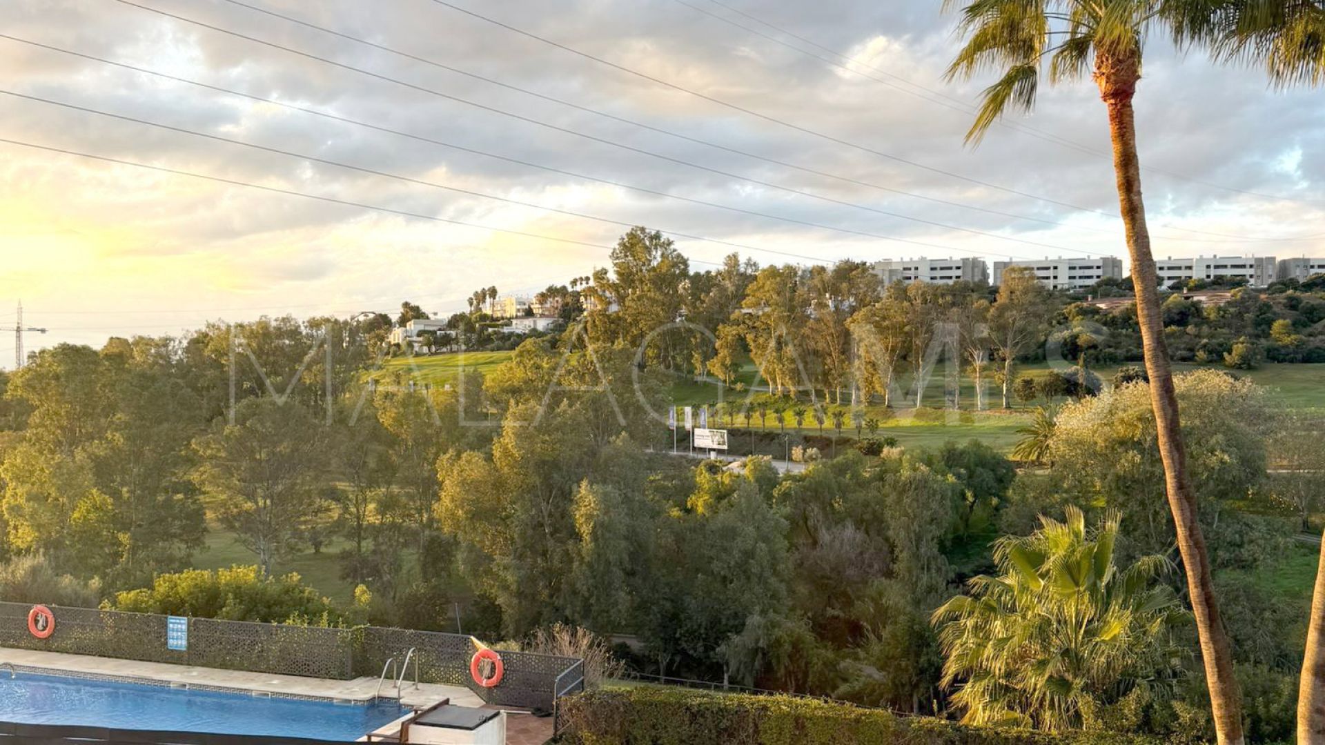 Parhus for sale in Estepona Golf