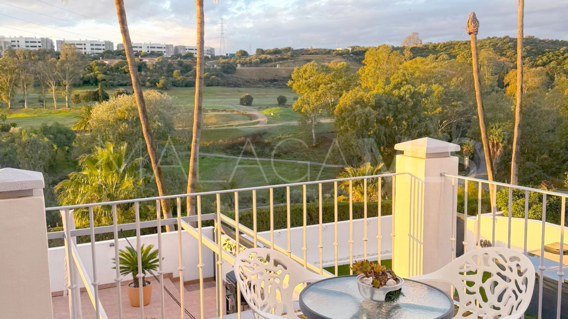 Parhus for sale in Estepona Golf