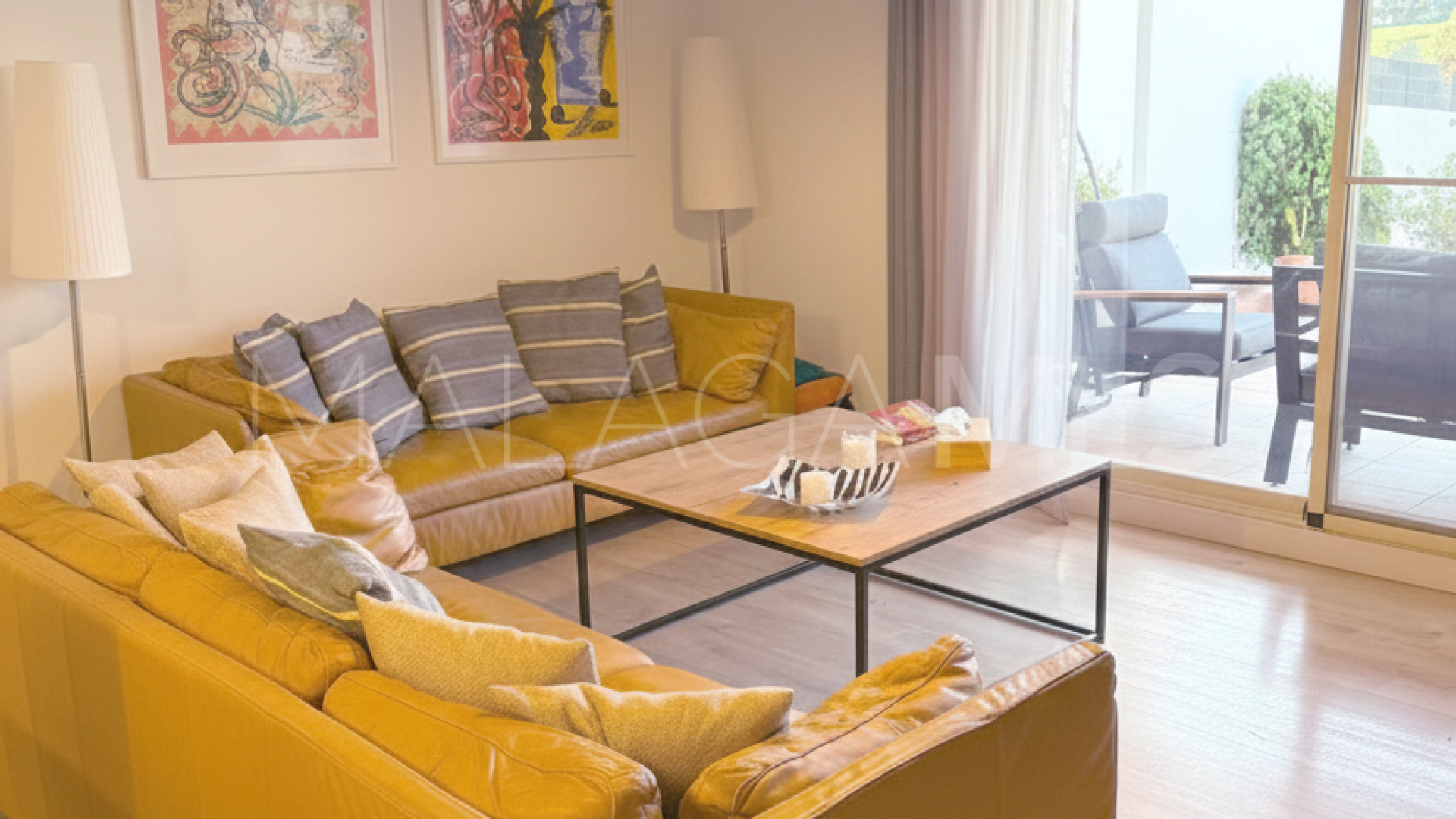 Parhus for sale in Estepona Golf