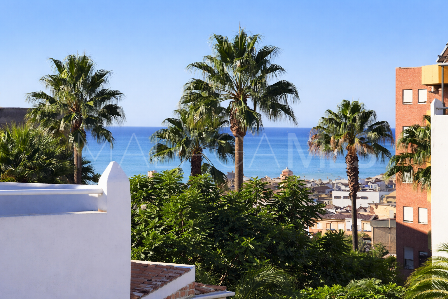 Doppelhaushälfte for sale in Avda de Andalucia - Sierra de Estepona