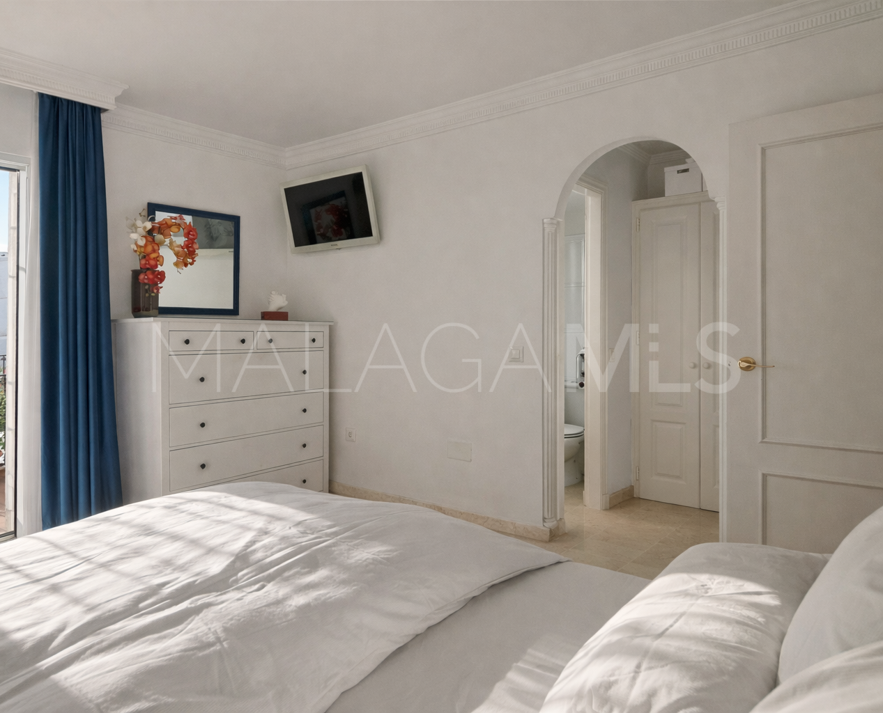 Doppelhaushälfte for sale in Avda de Andalucia - Sierra de Estepona