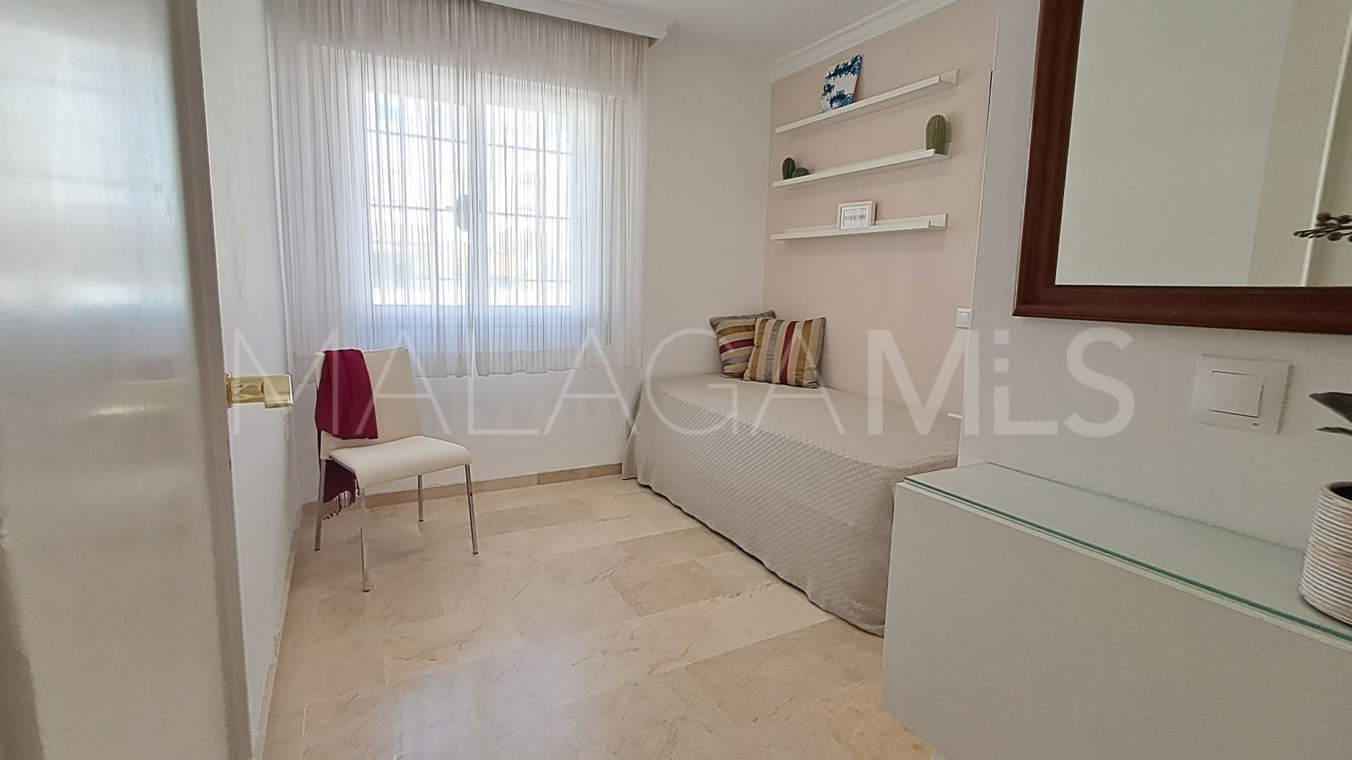 Maison jumelée for sale in Avda de Andalucia - Sierra de Estepona