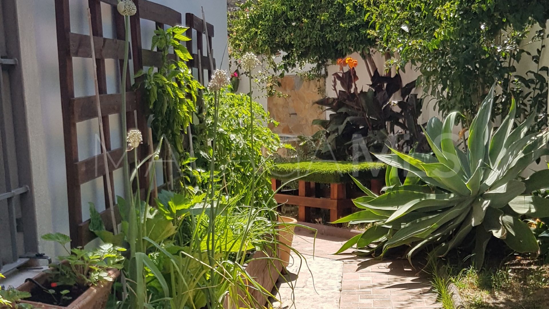 Maison jumelée for sale in Avda de Andalucia - Sierra de Estepona