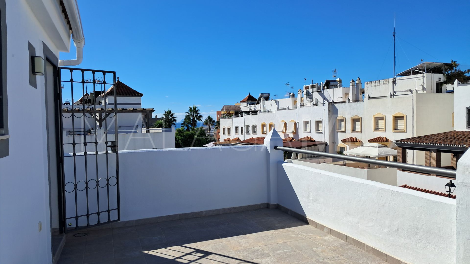 Maison jumelée for sale in Avda de Andalucia - Sierra de Estepona