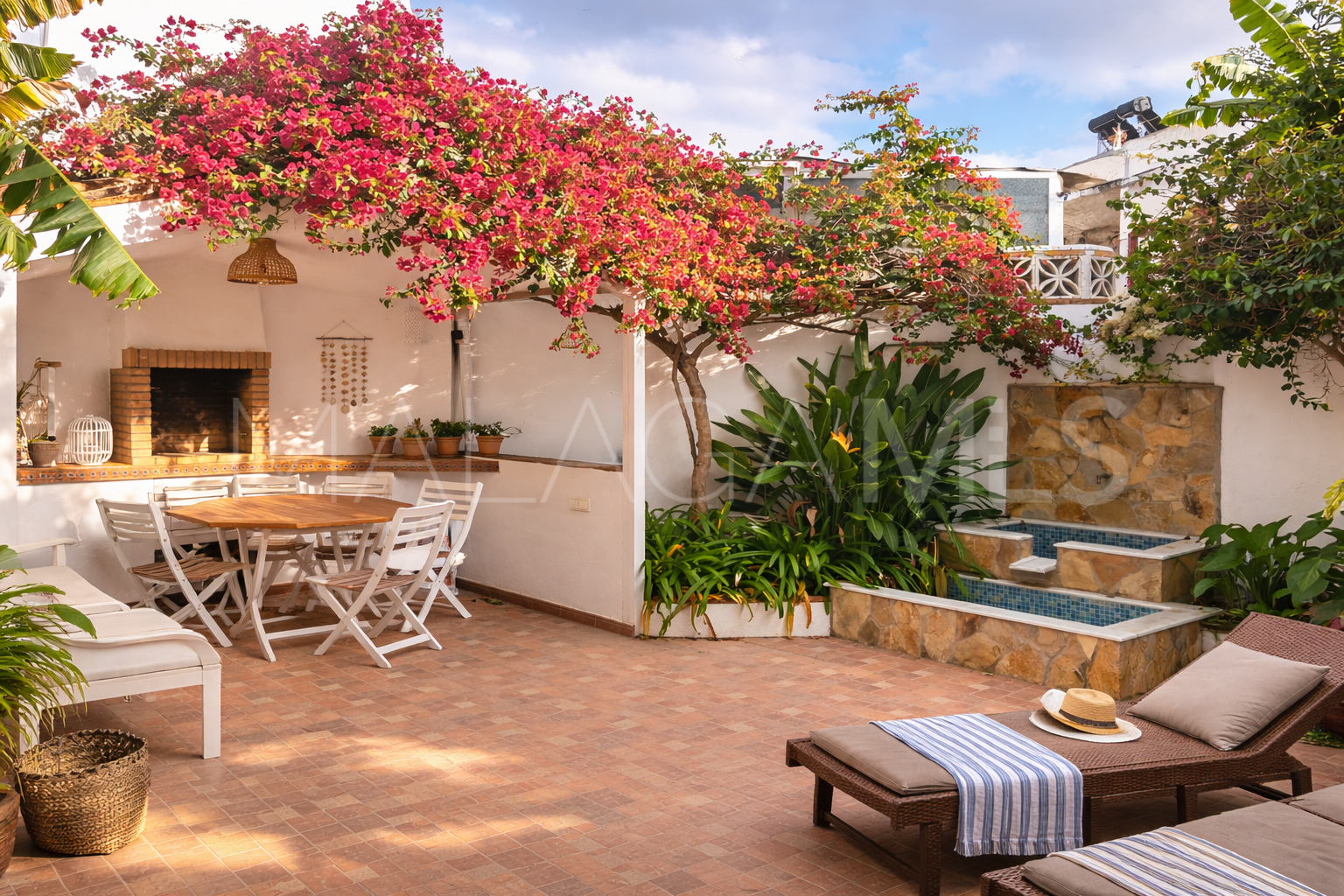 Doppelhaushälfte for sale in Avda de Andalucia - Sierra de Estepona