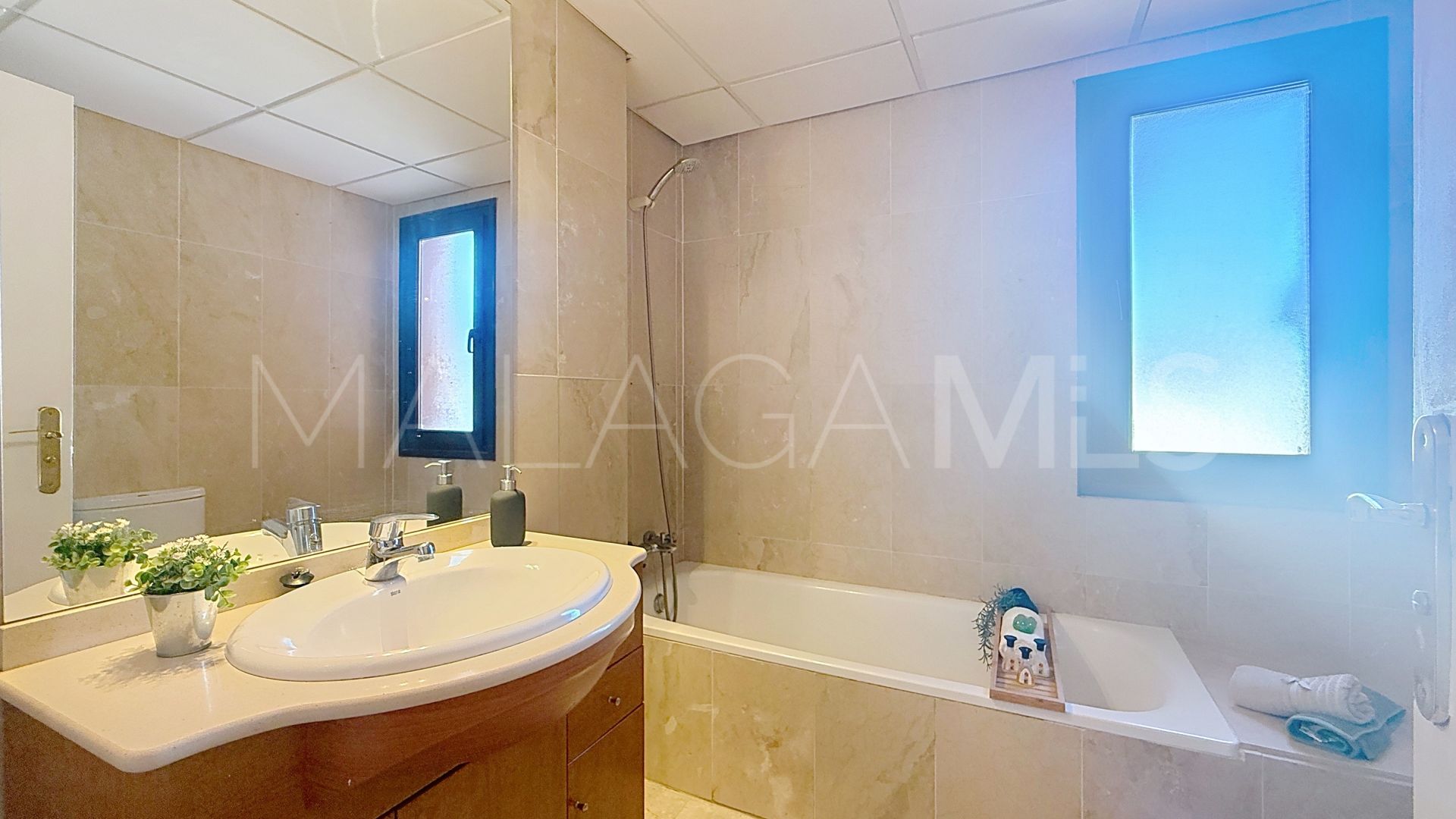 Apartamento for sale with 2 bedrooms in Estepona Puerto