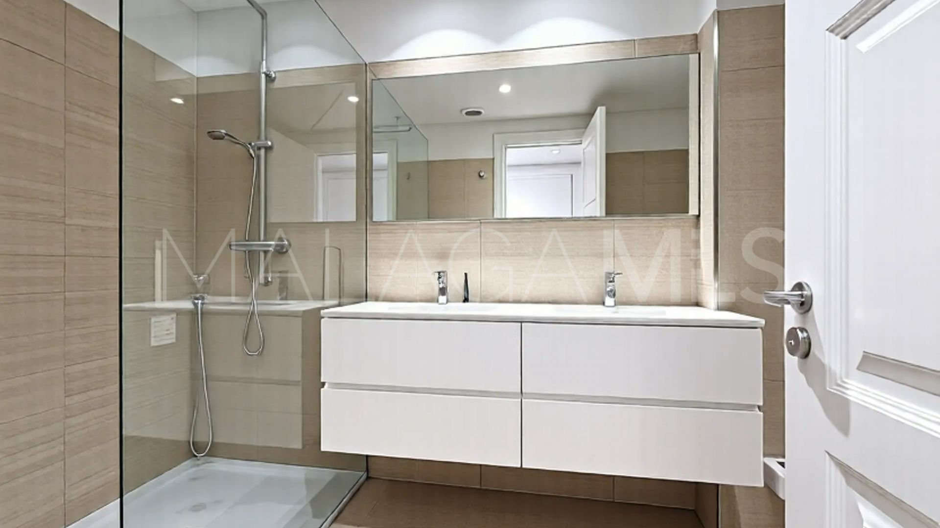 For sale 2 bedrooms ground floor apartment in Doncella Beach