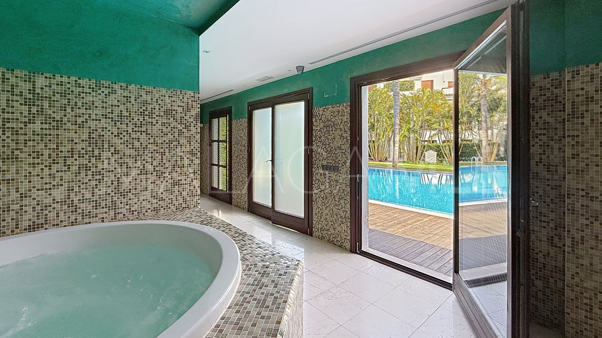 For sale 2 bedrooms ground floor apartment in Doncella Beach