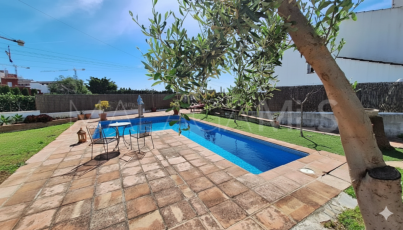 Villa for sale in Estepona Ouest