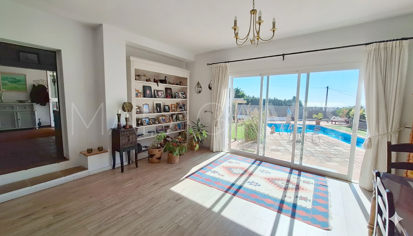 Villa for sale in Estepona Ouest