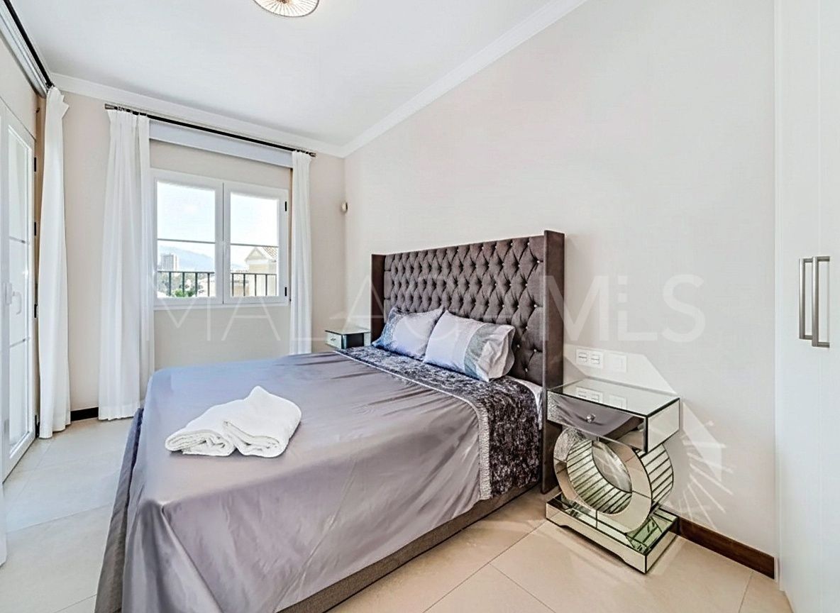 Buy villa in Las Brisas de 5 bedrooms