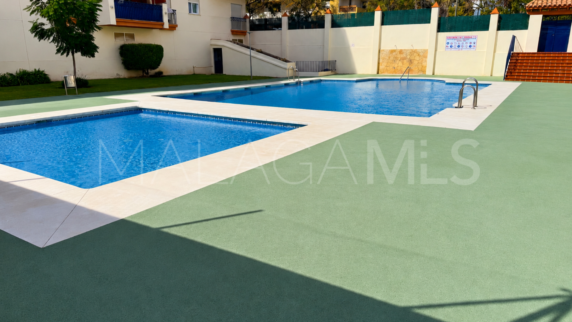 Zweistöckiges penthouse for sale in Estepona Centre