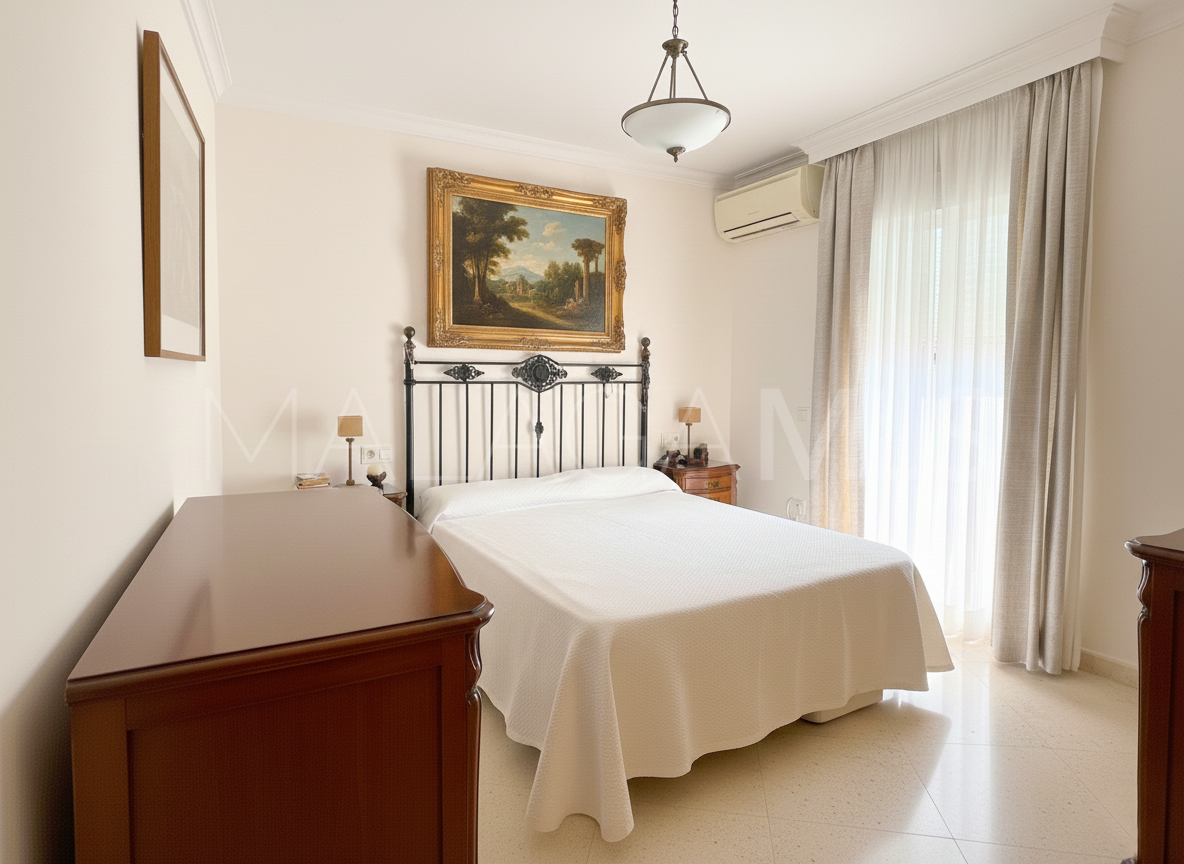 4 bedrooms duplex penthouse in Estepona Centre for sale