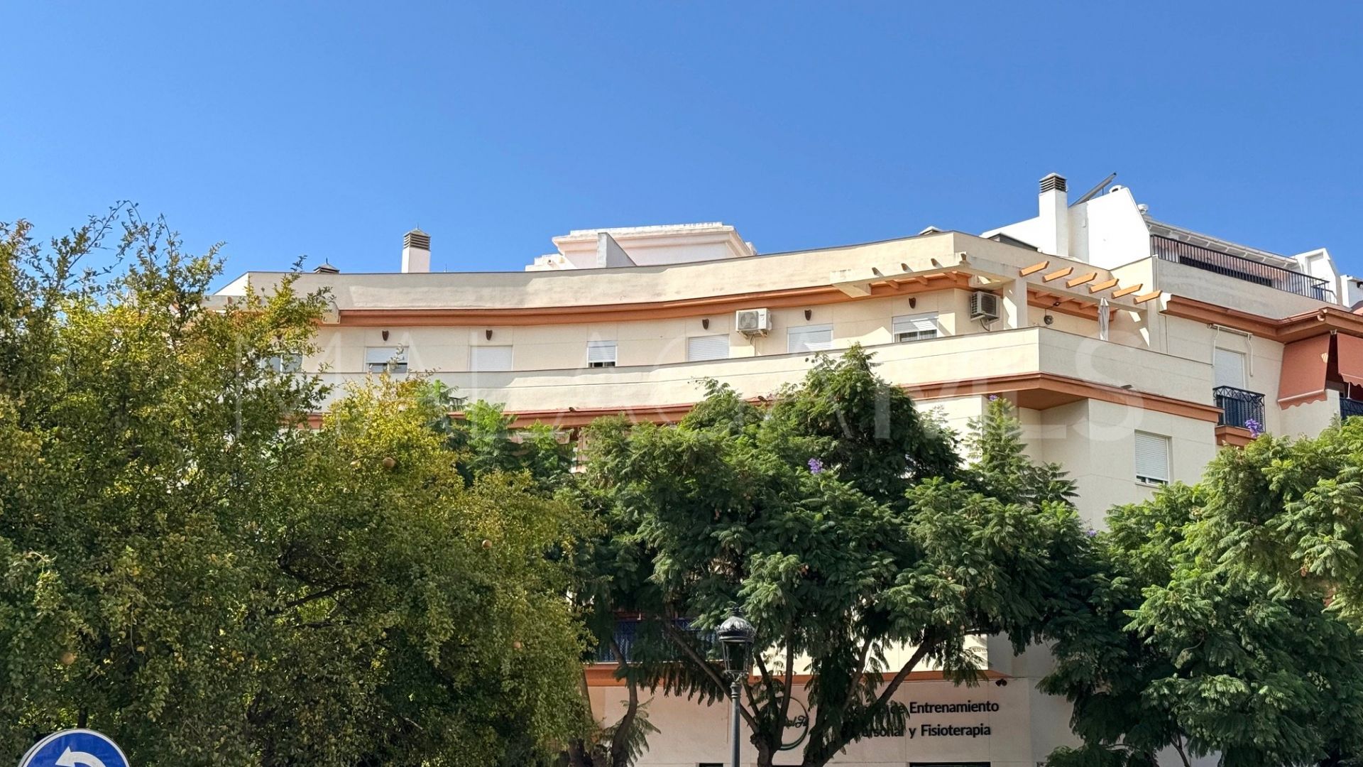 4 bedrooms duplex penthouse in Estepona Centre for sale