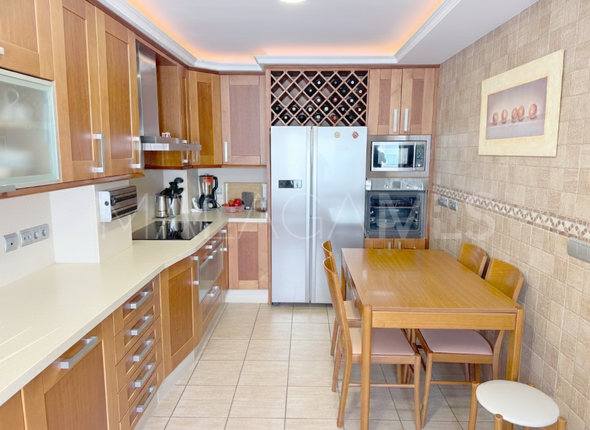 4 bedrooms duplex penthouse in Estepona Centre for sale