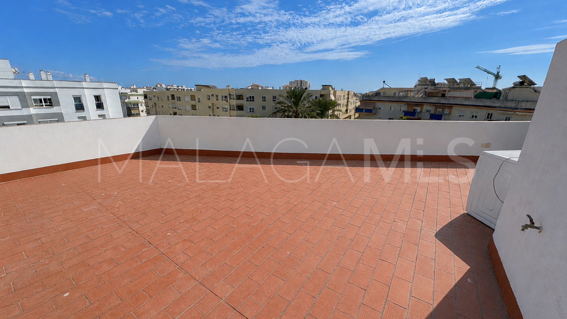 Zweistöckiges penthouse for sale in Estepona Centre