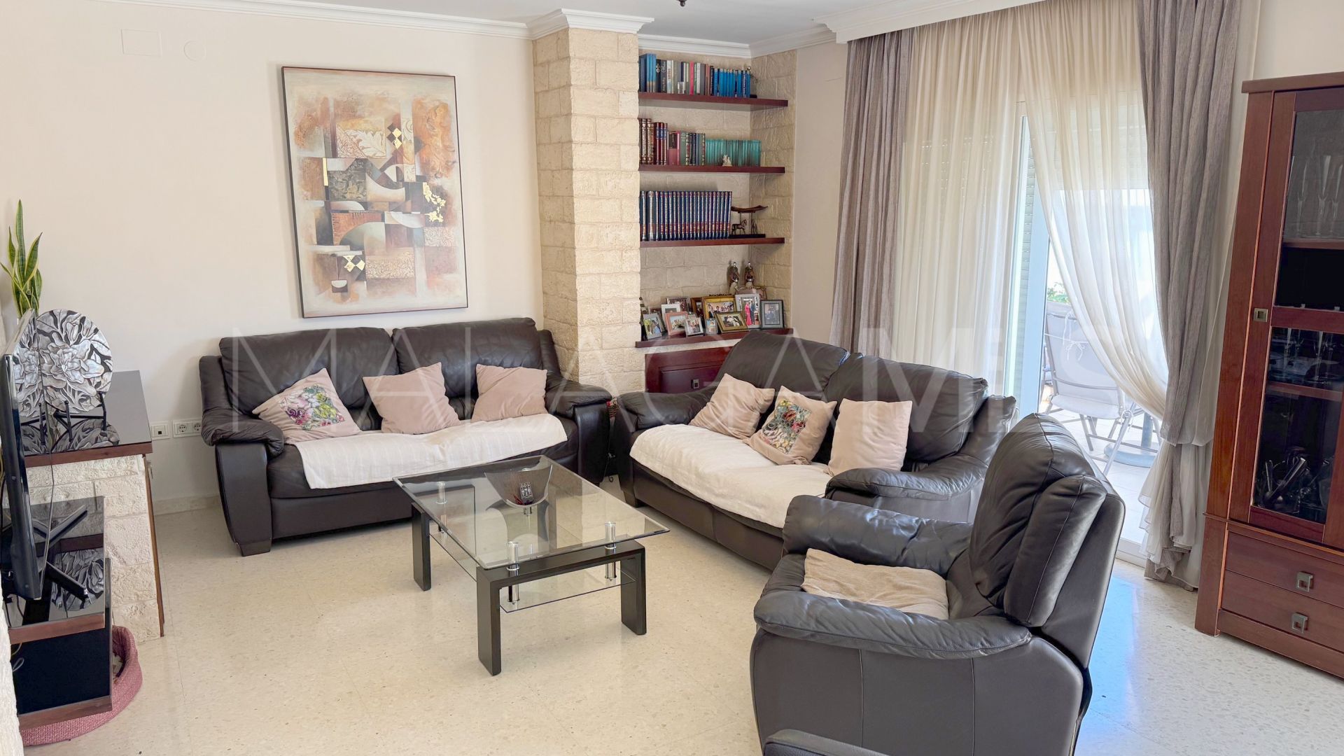 4 bedrooms duplex penthouse in Estepona Centre for sale