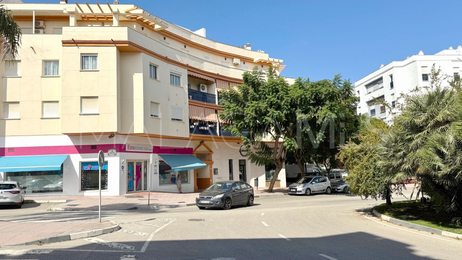 4 bedrooms duplex penthouse in Estepona Centre for sale