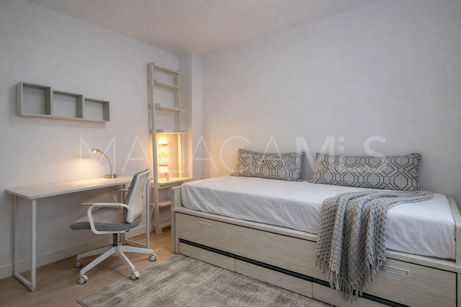 Estepona Centro, Ático de 3 bedrooms a la venta