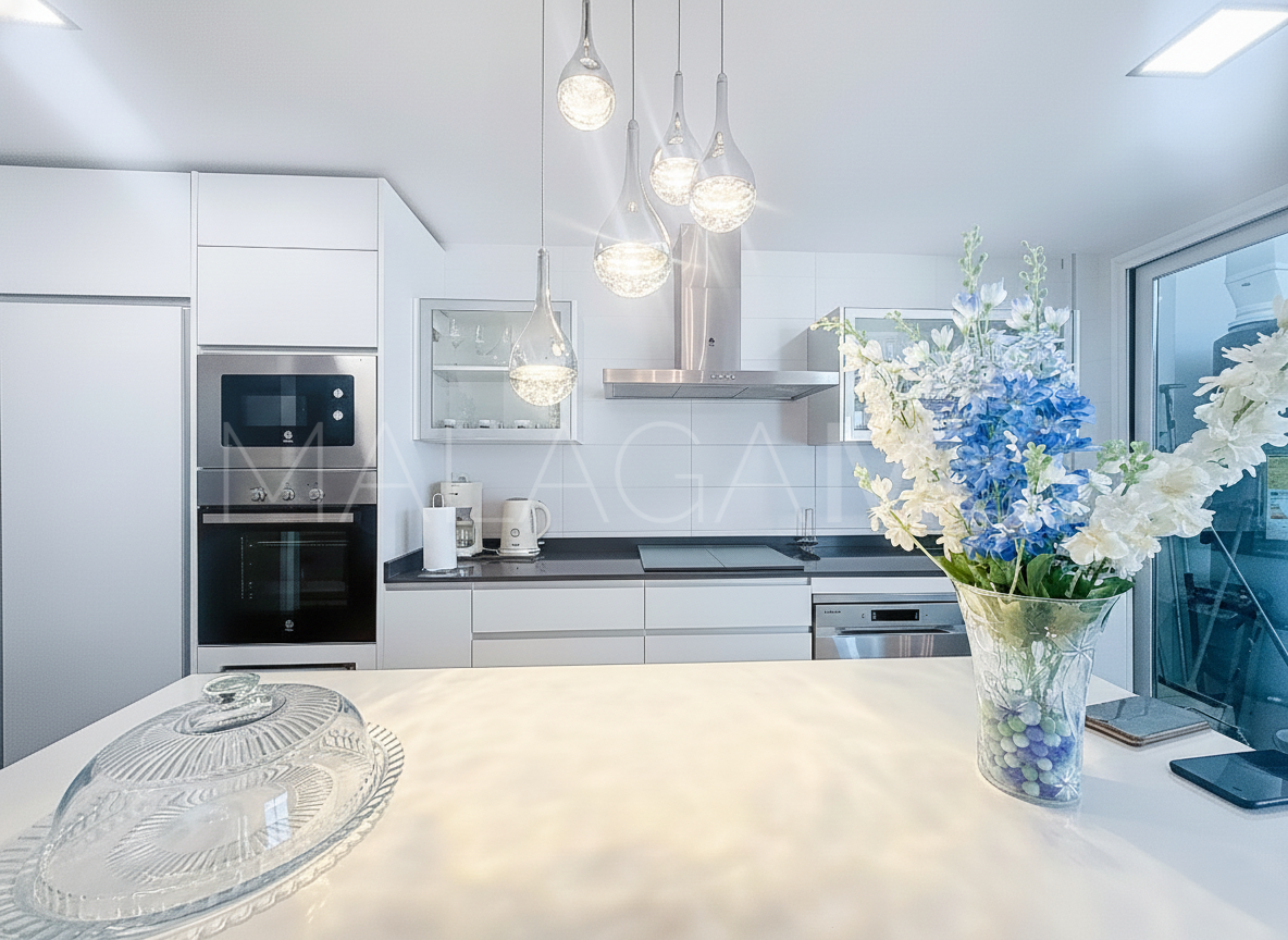 Ático for sale with 3 bedrooms in Estepona Centro