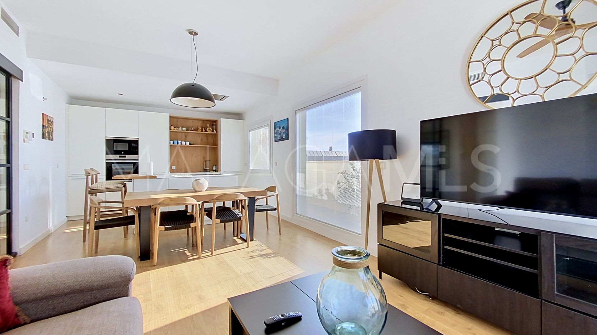 For sale penthouse in Estepona Centre