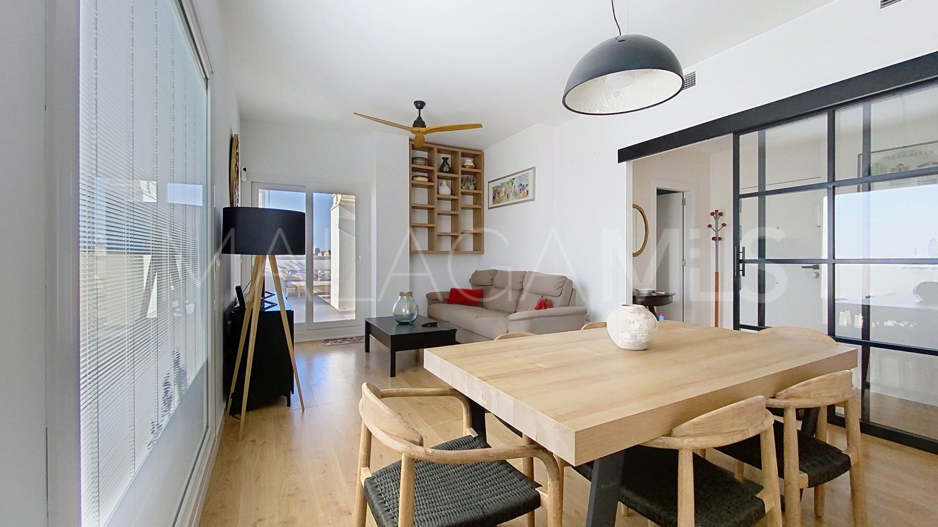 For sale penthouse in Estepona Centre