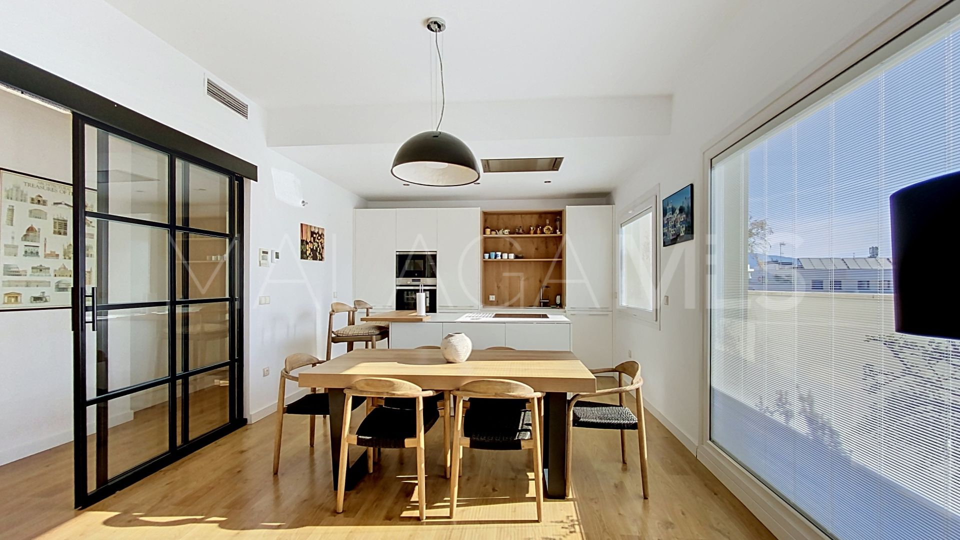 For sale penthouse in Estepona Centre