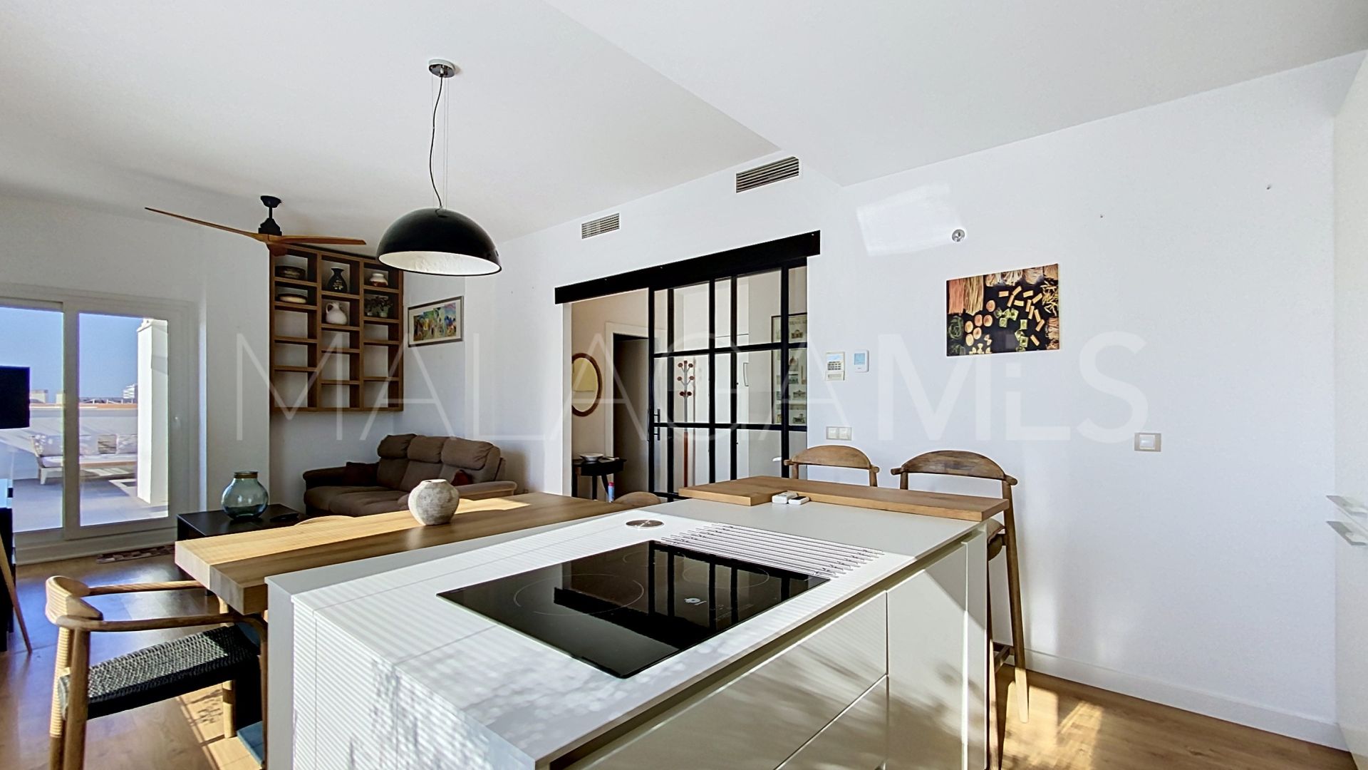 For sale penthouse in Estepona Centre