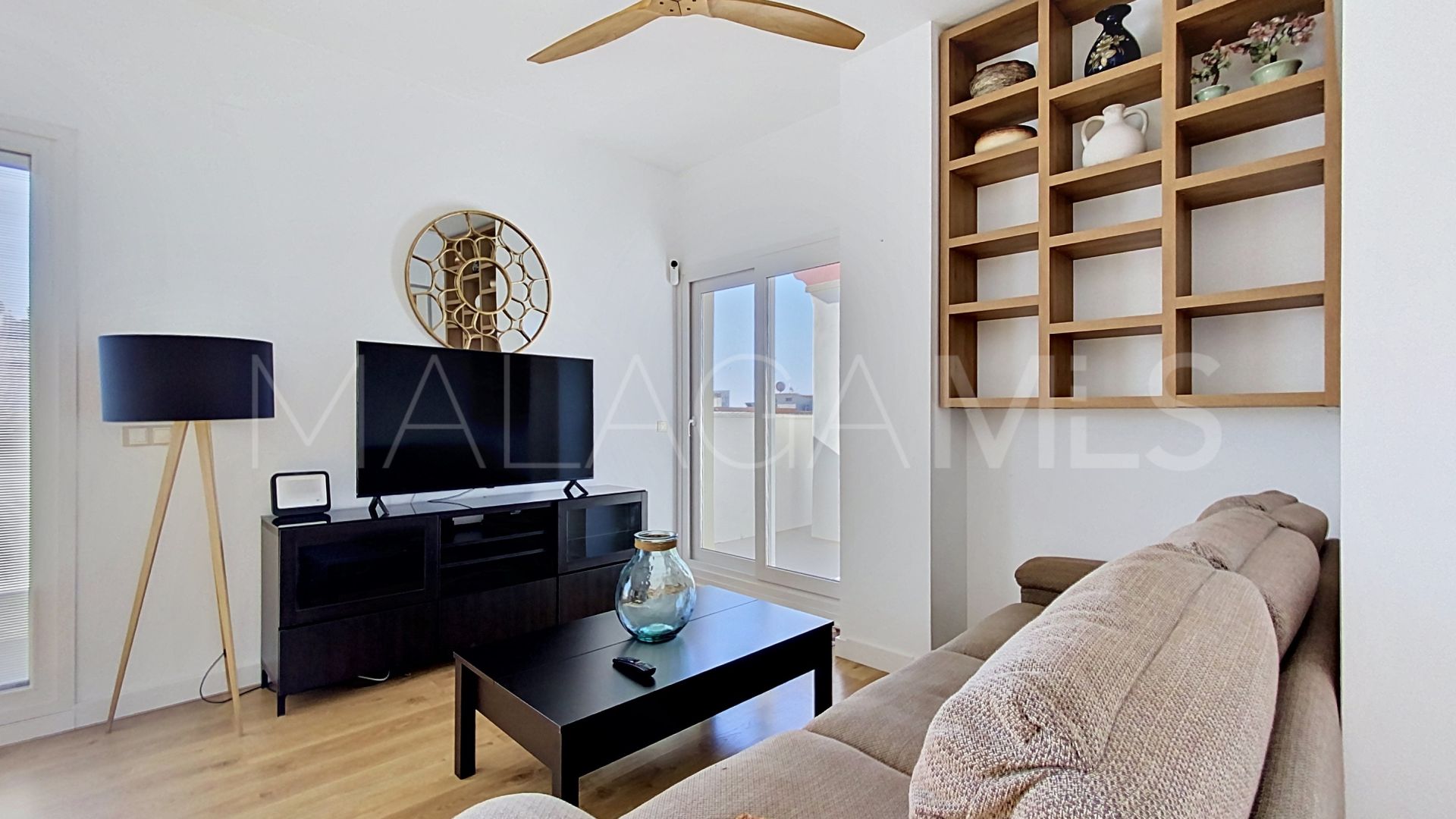 For sale penthouse in Estepona Centre