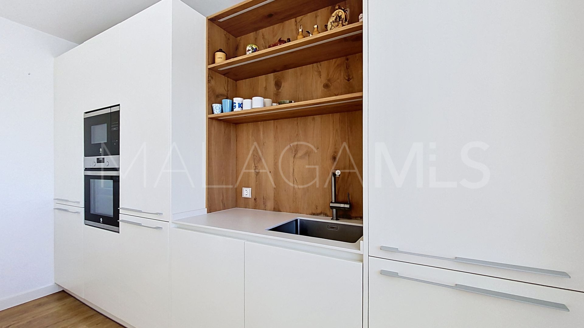 For sale penthouse in Estepona Centre